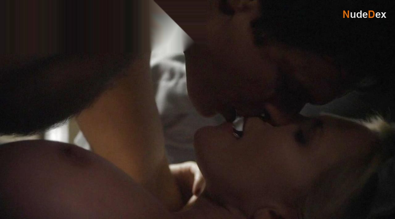 Natasha Henstridge in Badge Of Honor, photo 1