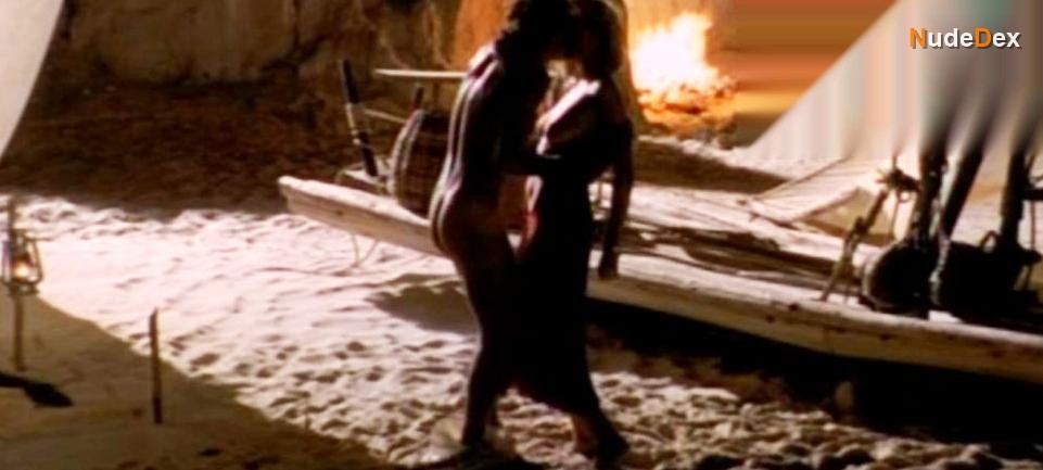 Natasha Henstridge in Bela Donna, photo 2