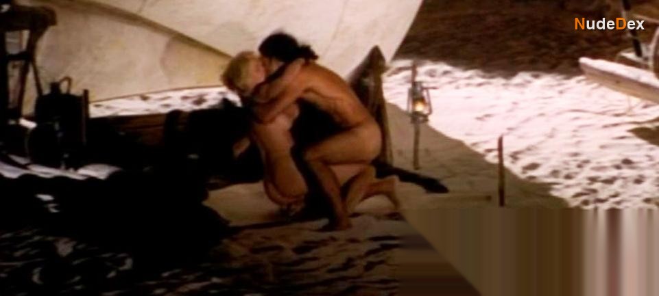 Natasha Henstridge in Bela Donna, photo 6