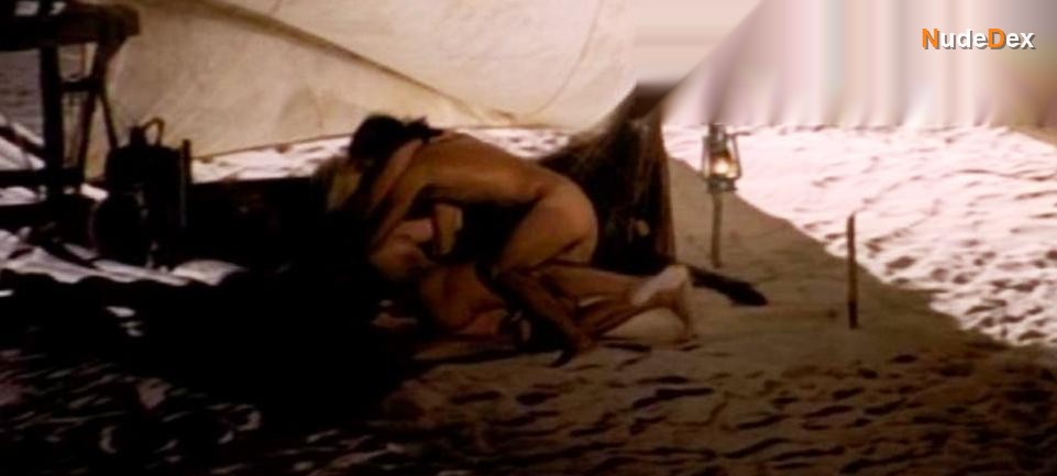 Natasha Henstridge in Bela Donna, photo 7