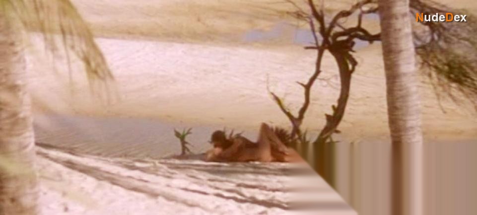 Natasha Henstridge in Bela Donna, photo 11