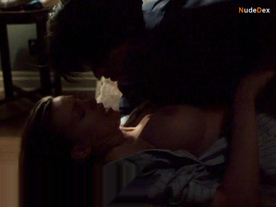 Natasha Henstridge in Caracara, photo 3