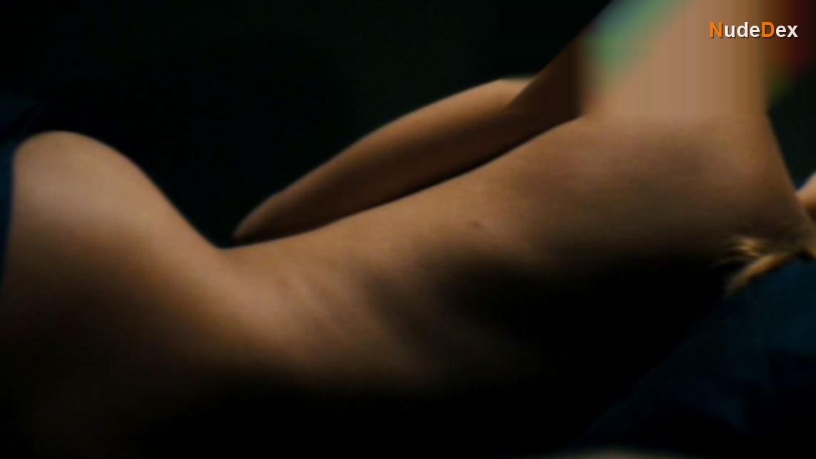 Natasha Henstridge in Deception, photo 7