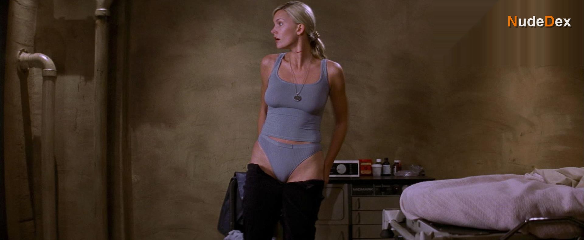 Natasha Henstridge in Ghosts Of Mars, photo 4