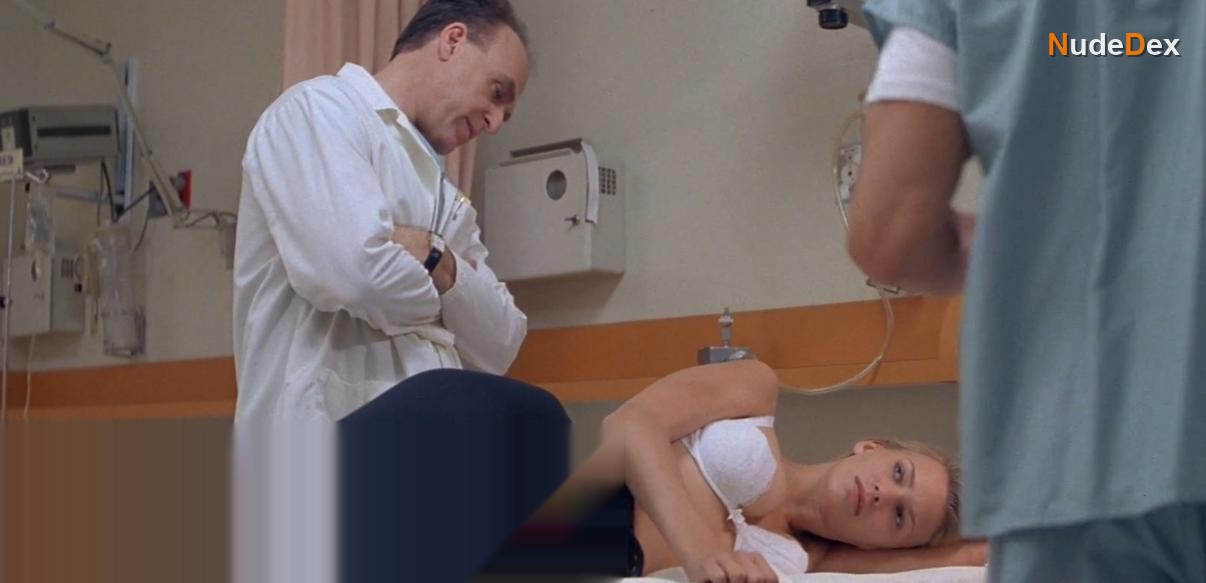Natasha Henstridge in Species, photo 1