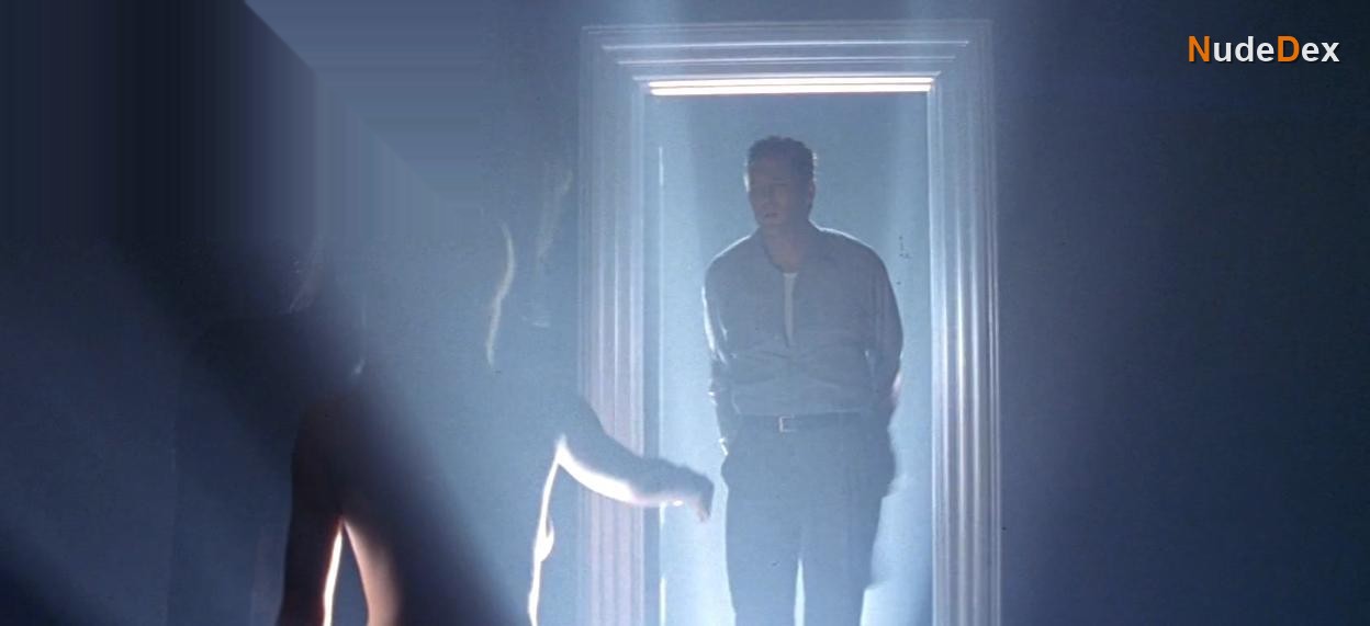 Natasha Henstridge in Species, photo 4