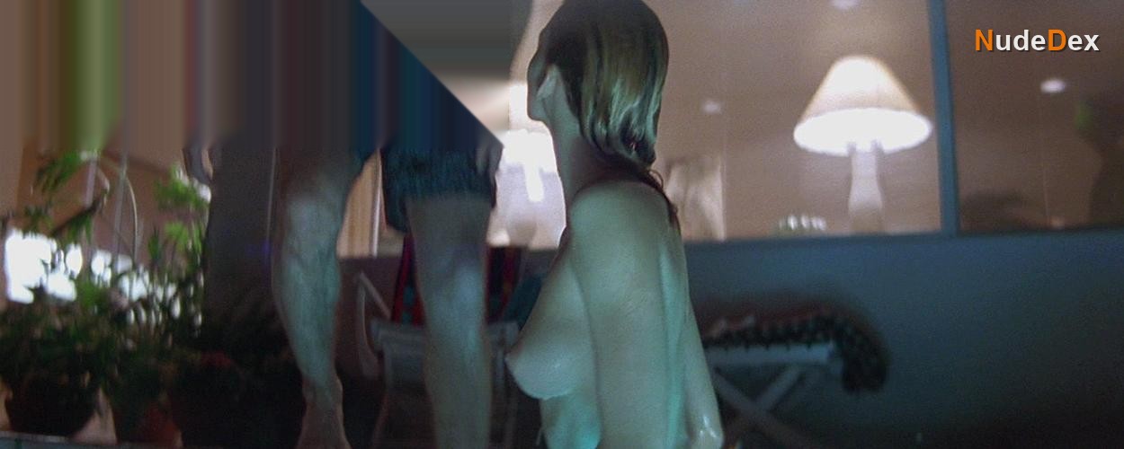 Natasha Henstridge in Species, photo 7