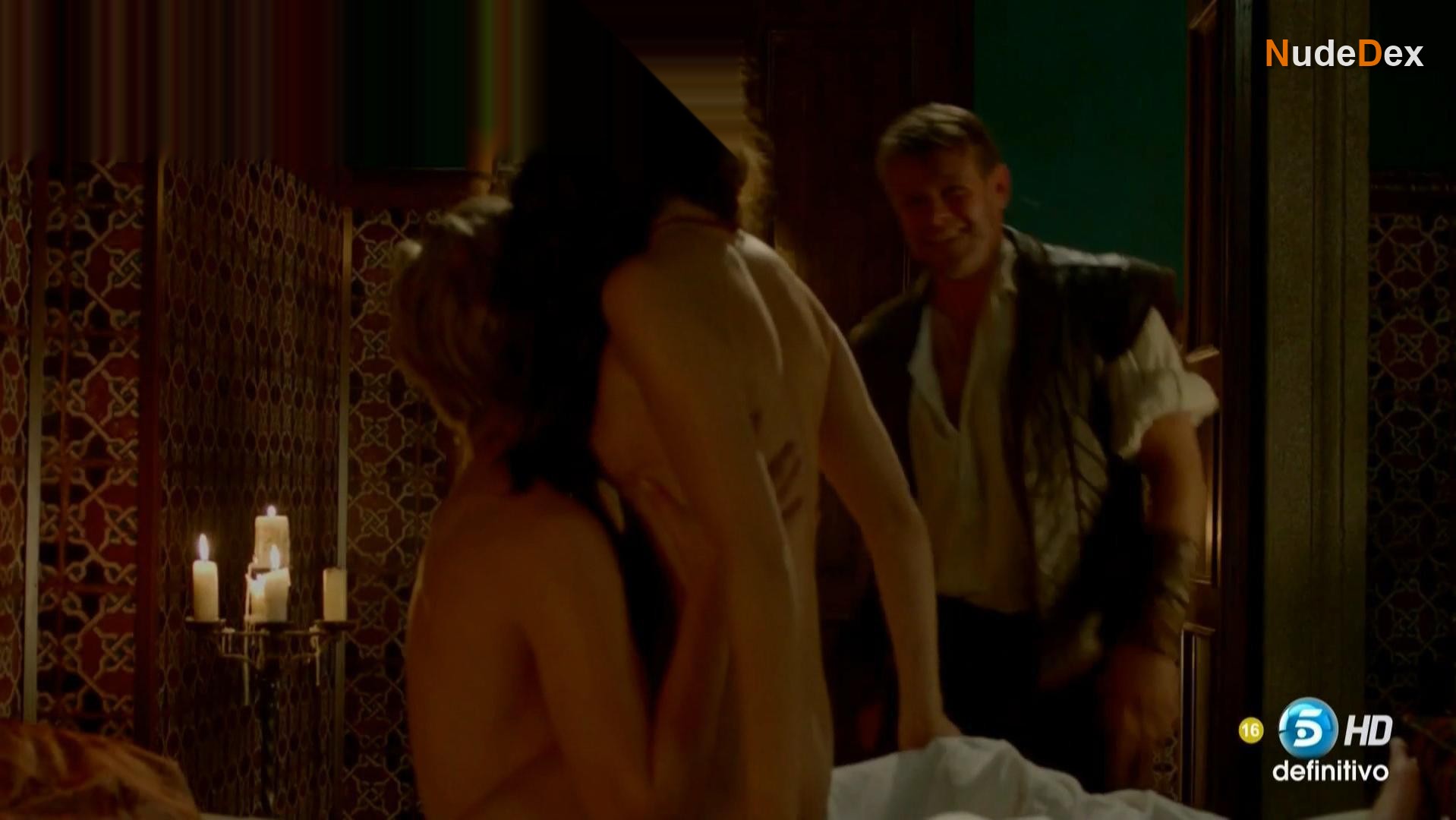 Natasha Yarovenko in Las Aventuras Del Capitan Alatriste, photo 3