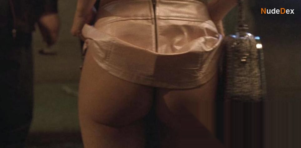 Natassia Malthe in Stark Raving Mad, photo 4