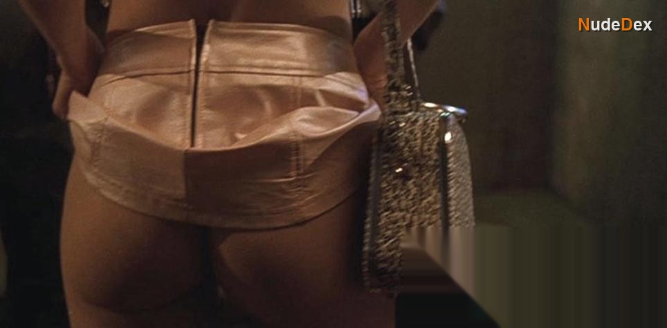 Natassia Malthe in Stark Raving Mad, photo 6