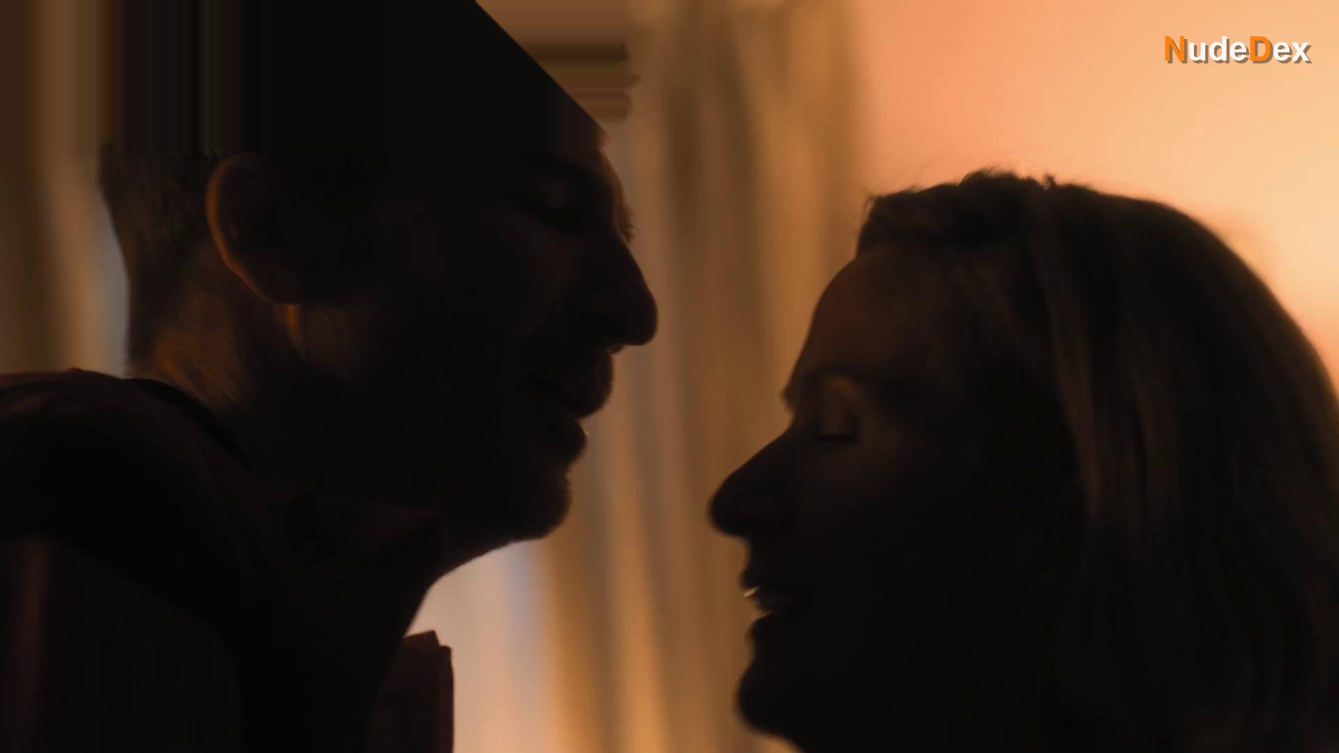 Nathalie Schott in Alles Auer Sex, photo 1