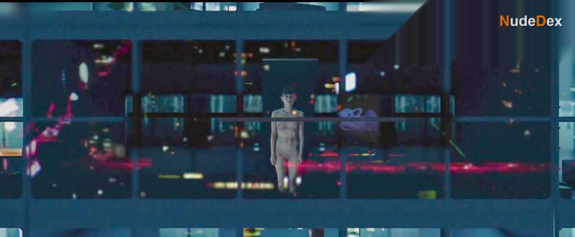 Natsuko Kobayashi in Birdsong, photo 17