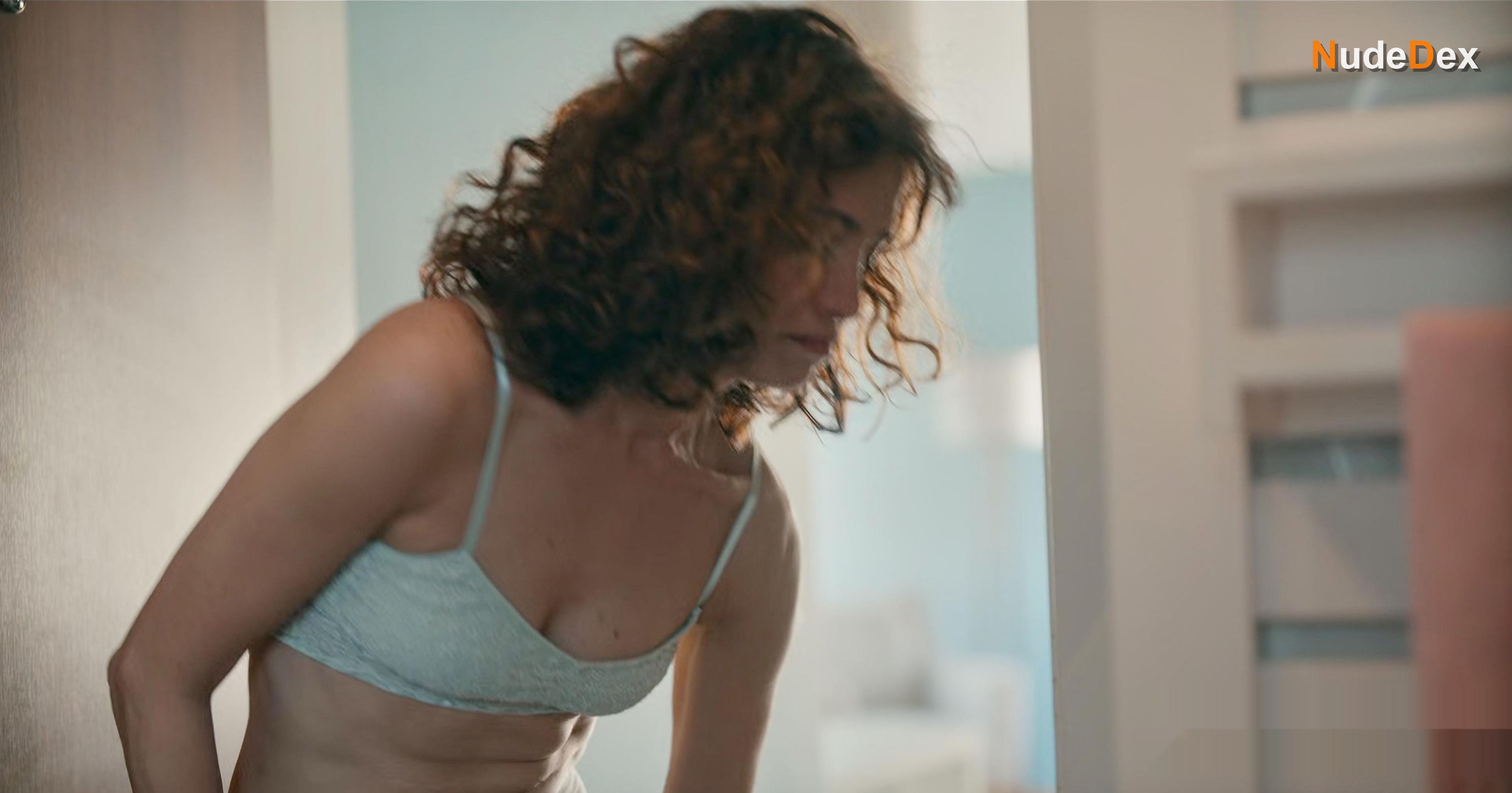 Nehir Erdogan in Mira: Life After Divorce, photo 5