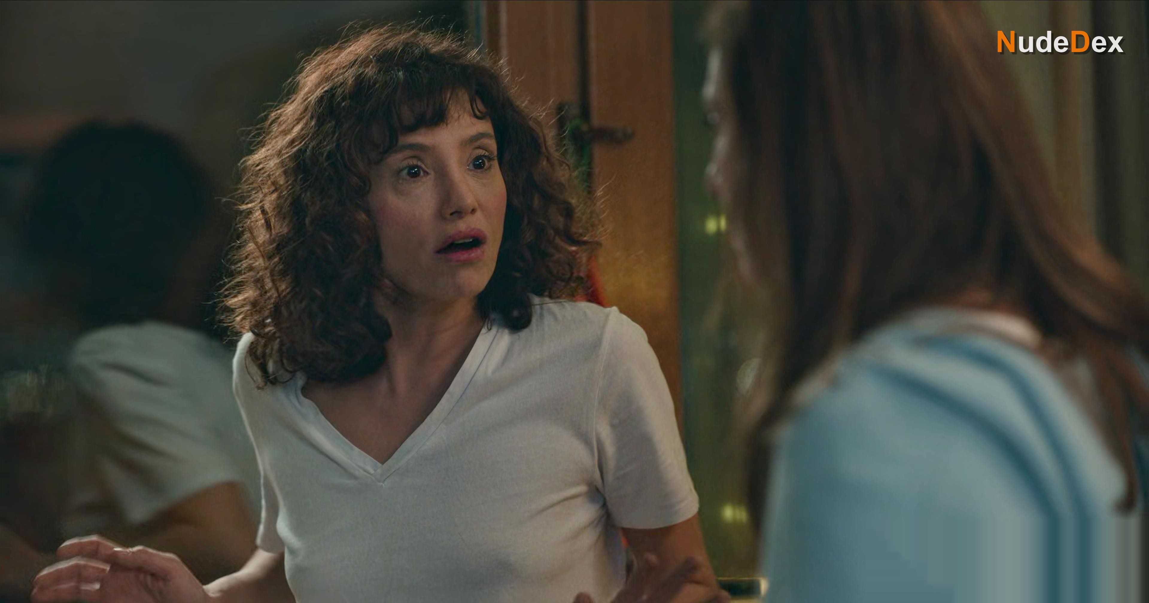 Nehir Erdogan in Mira: Life After Divorce, photo 8