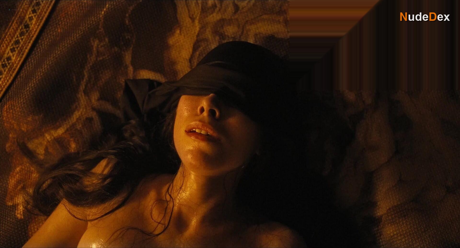 Nell Tiger Free in The First Omen, photo 2