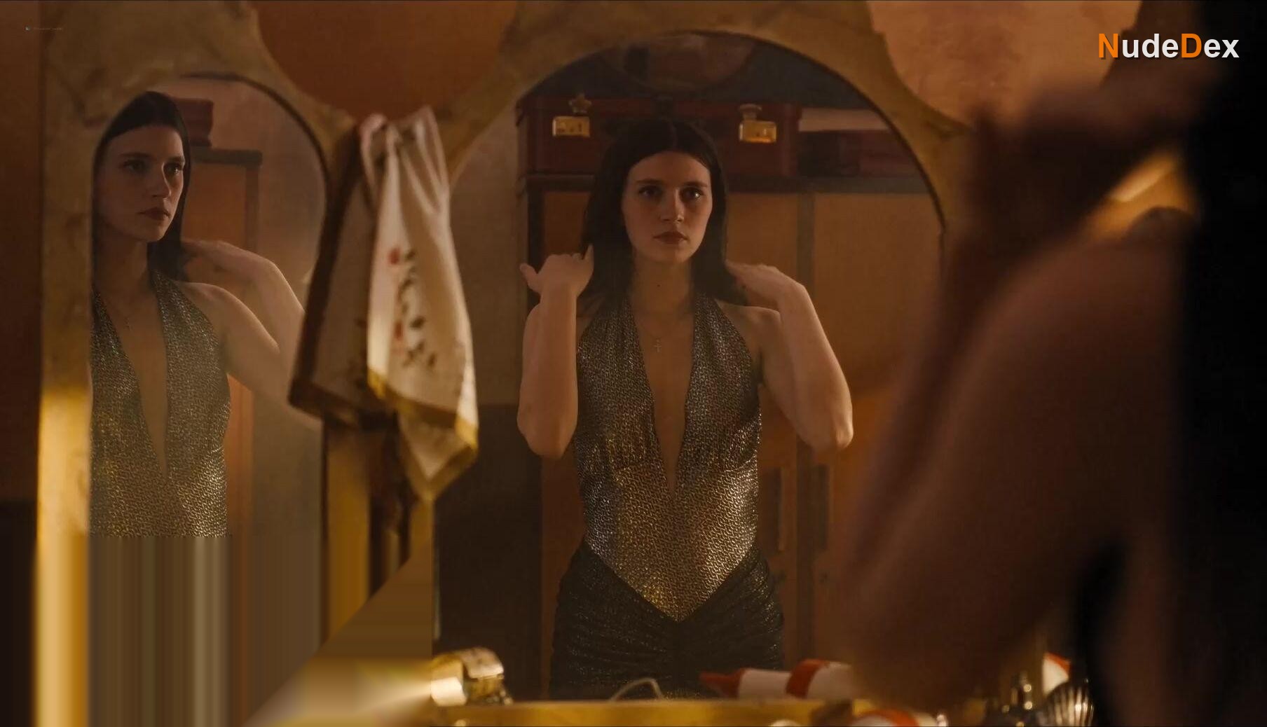Nell Tiger Free in The First Omen, photo 7