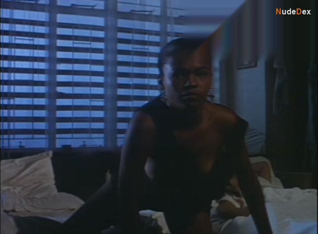 Nia Long in Buried Alive, photo 2