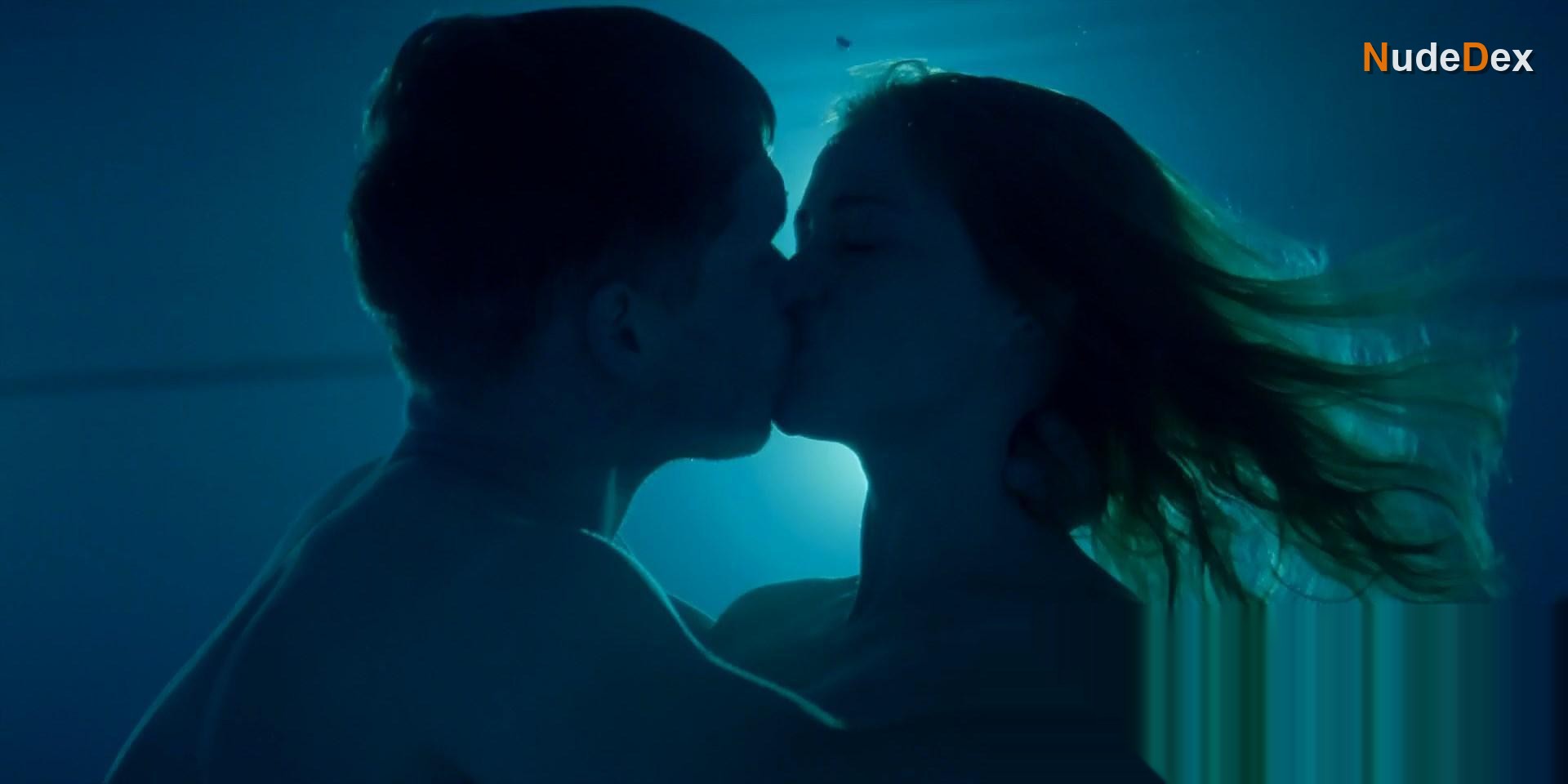 Niamh Algar in Motherfatherson, photo 3