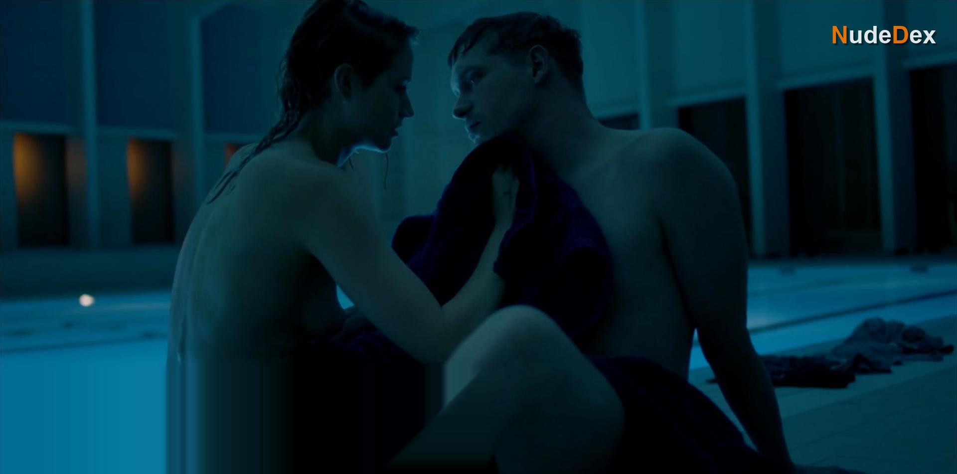 Niamh Algar in Motherfatherson, photo 7