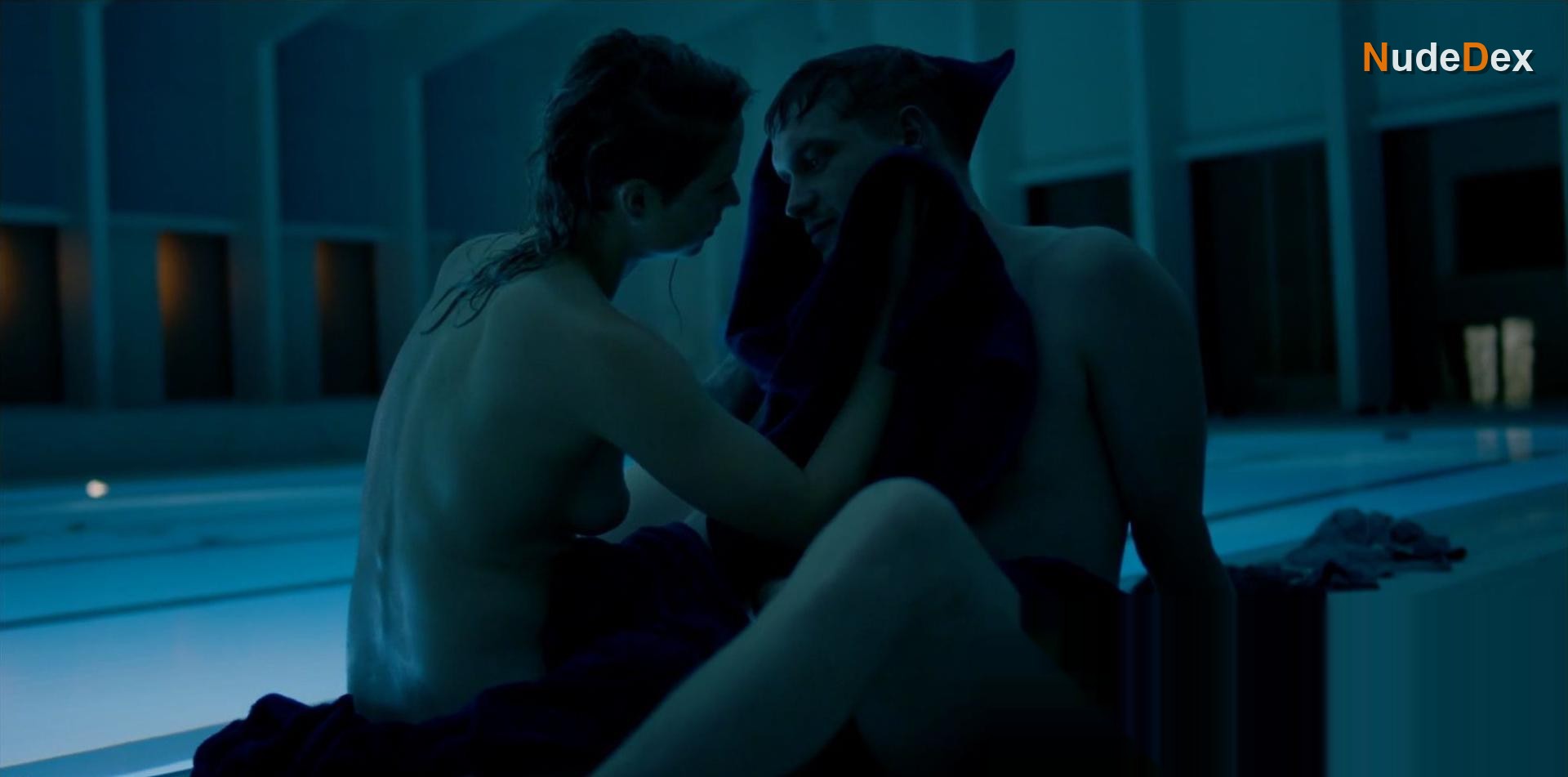 Niamh Algar in Motherfatherson, photo 9