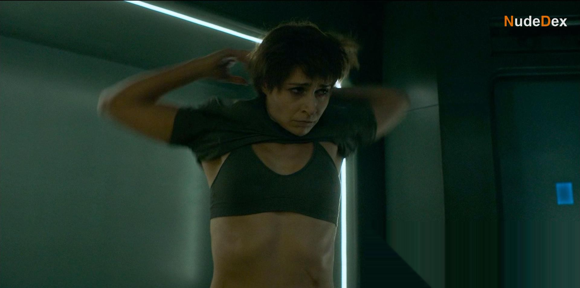Niamh Algar in Raised By Wolves, photo 5