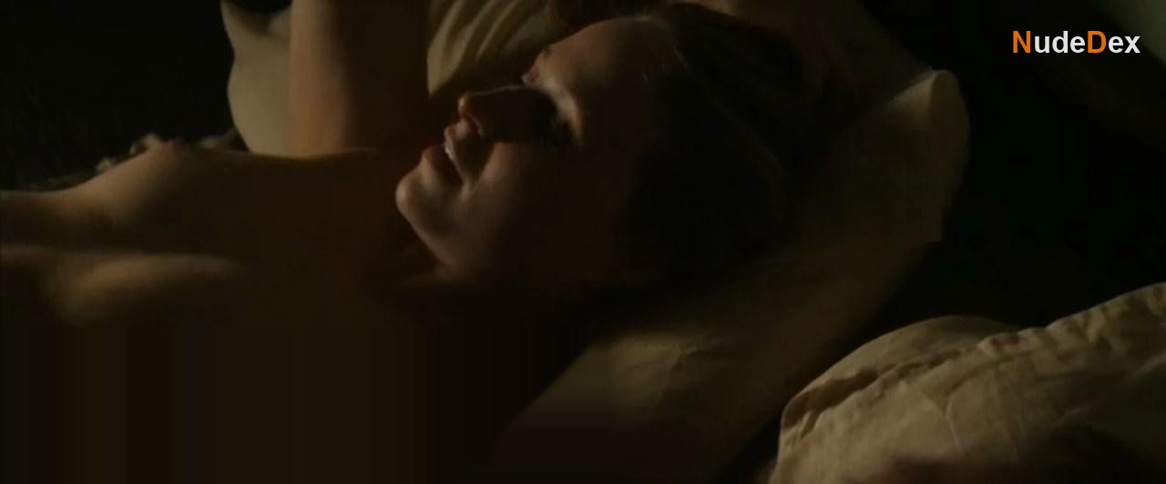 Niamh Algar in Without Name, photo 1