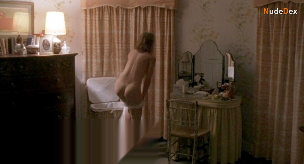 Niamh Cusack in Fallen Angel, photo 4