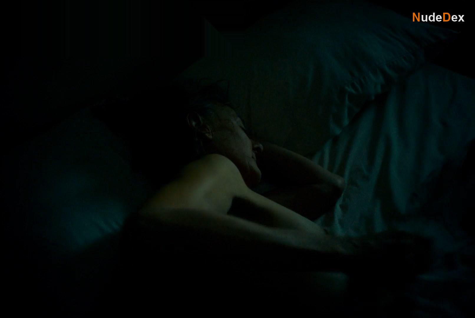 Niamh Cusack in Returning, photo 2