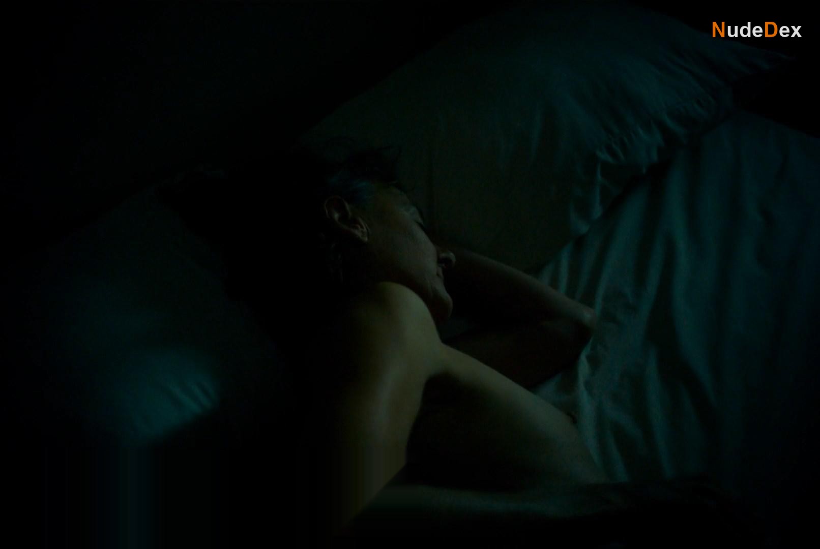 Niamh Cusack in Returning, photo 4