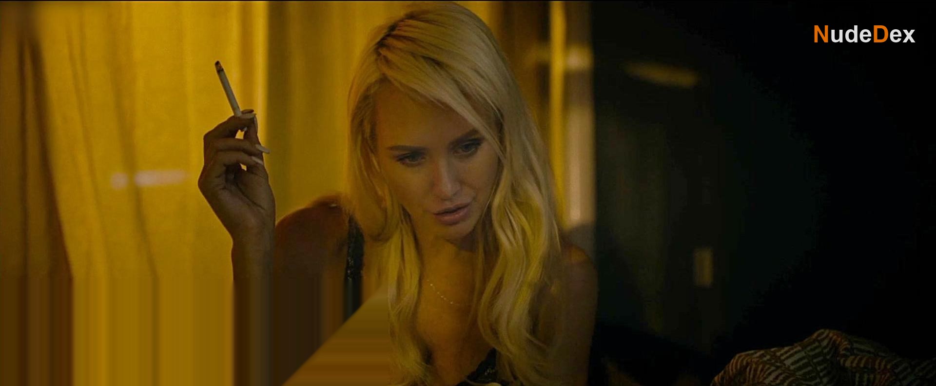 Nicky Whelan in Crescent City, photo 4