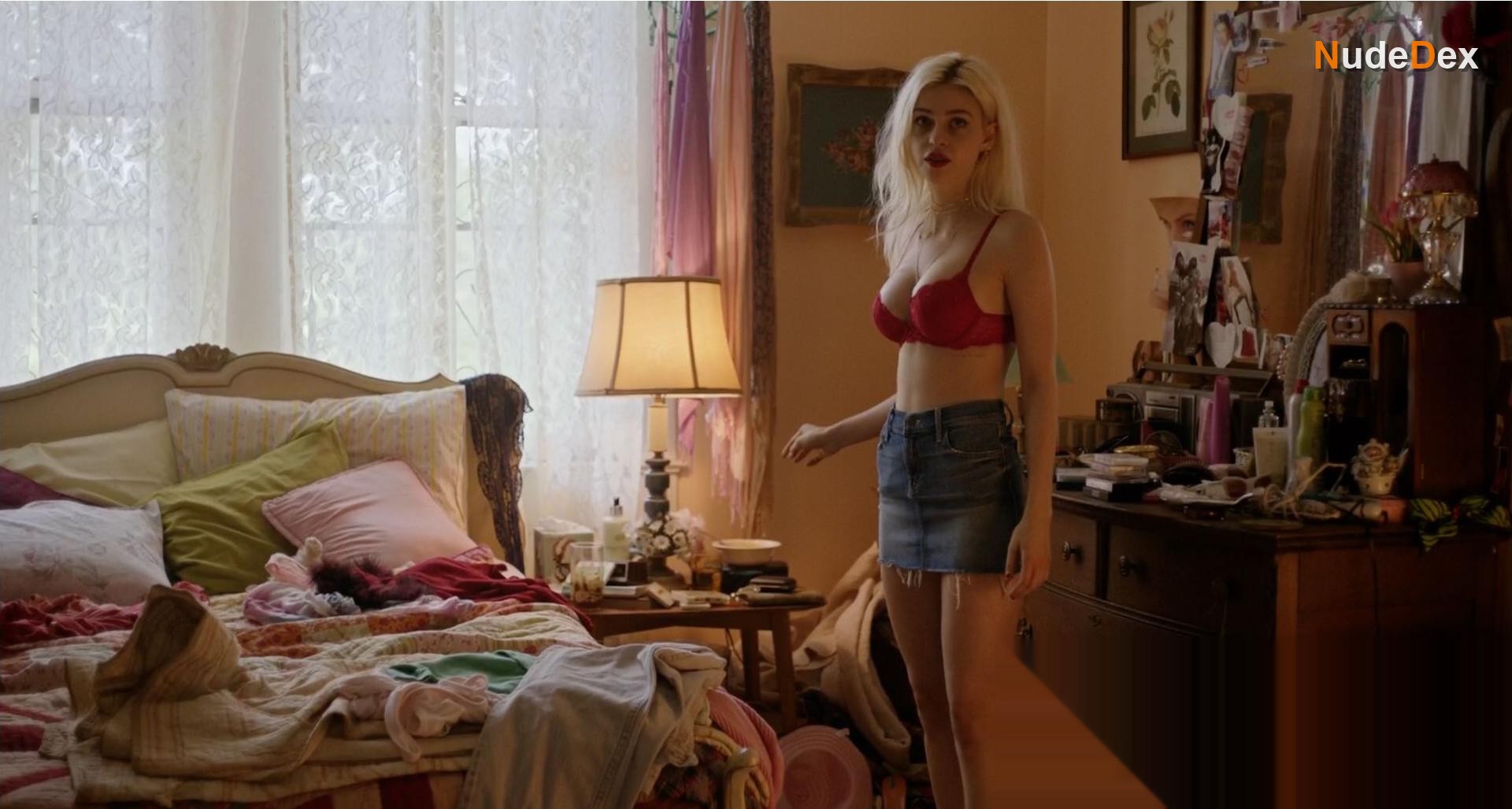 Nicola Peltz in Back Roads, photo 5