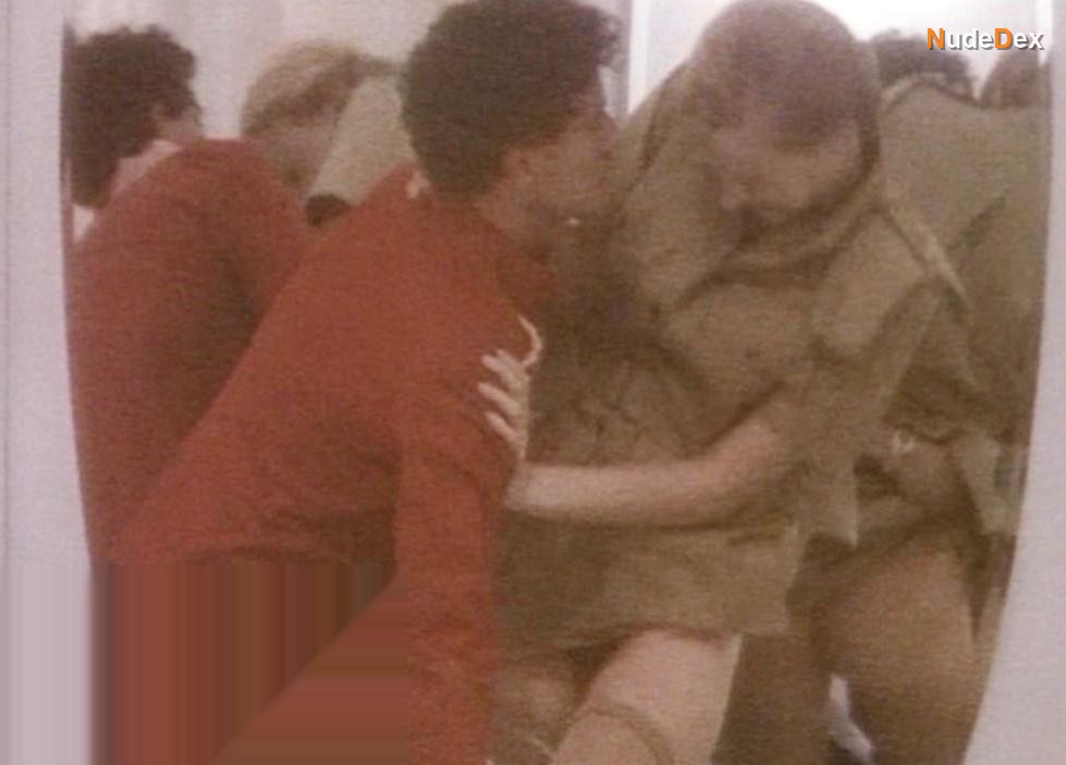 Nicola Warren in Love Passion, photo 18