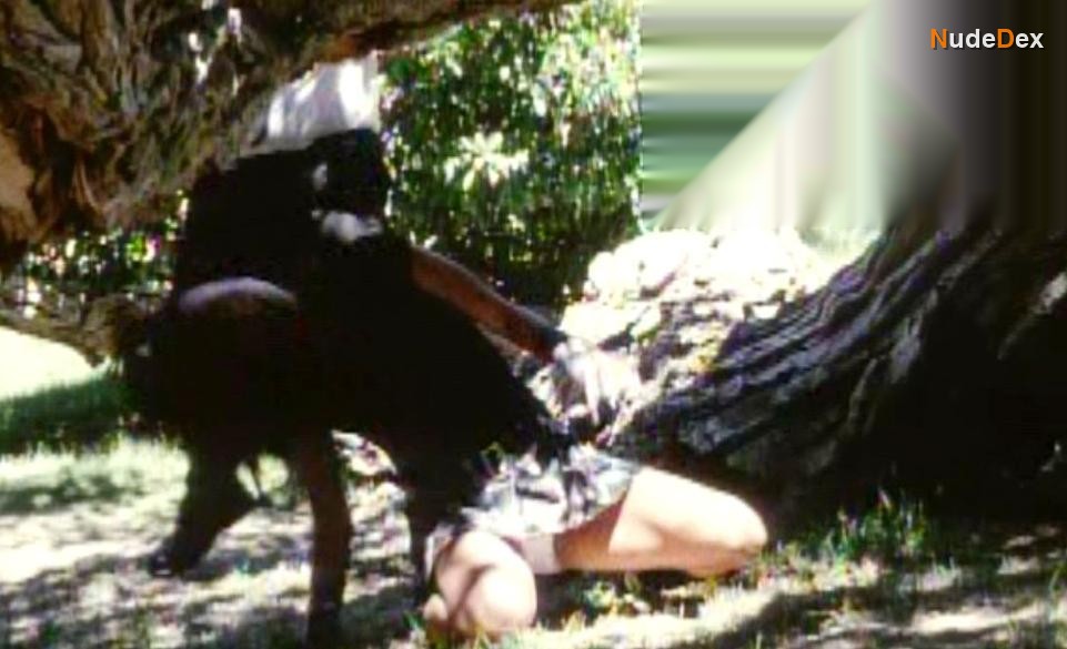 Nicole Bilderback in Cruel World, photo 1