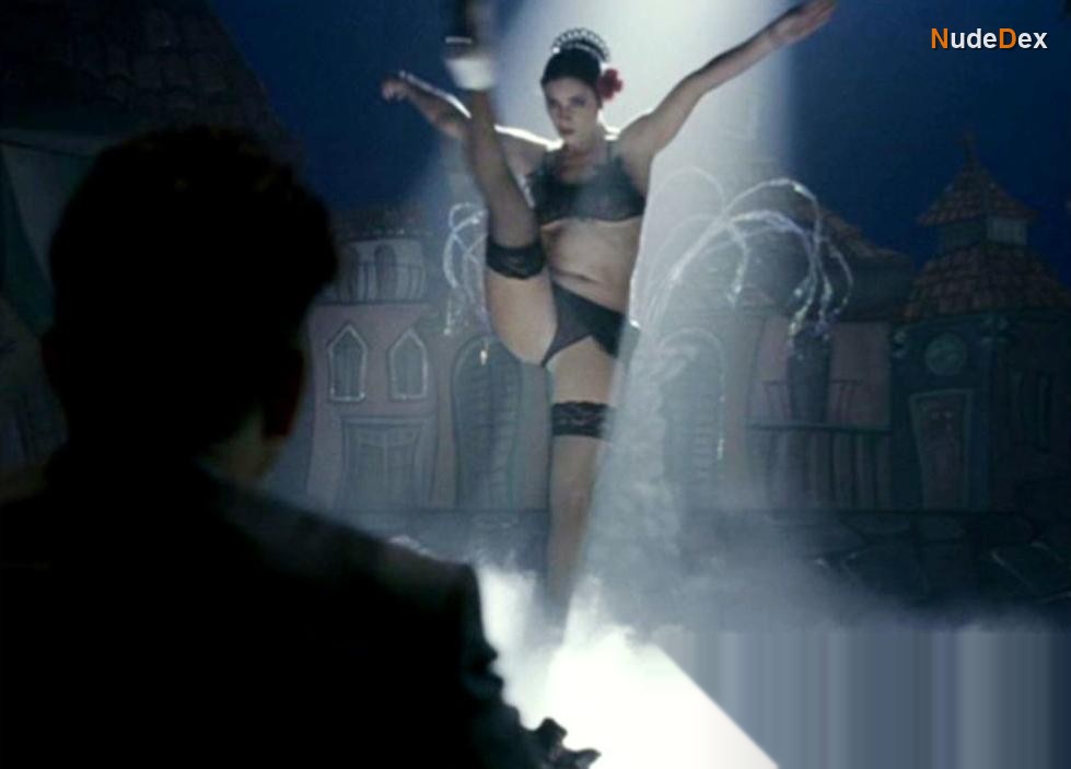 Nicole Bobek in All The King S Men, photo 1