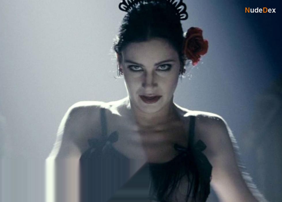 Nicole Bobek in All The King S Men, photo 5