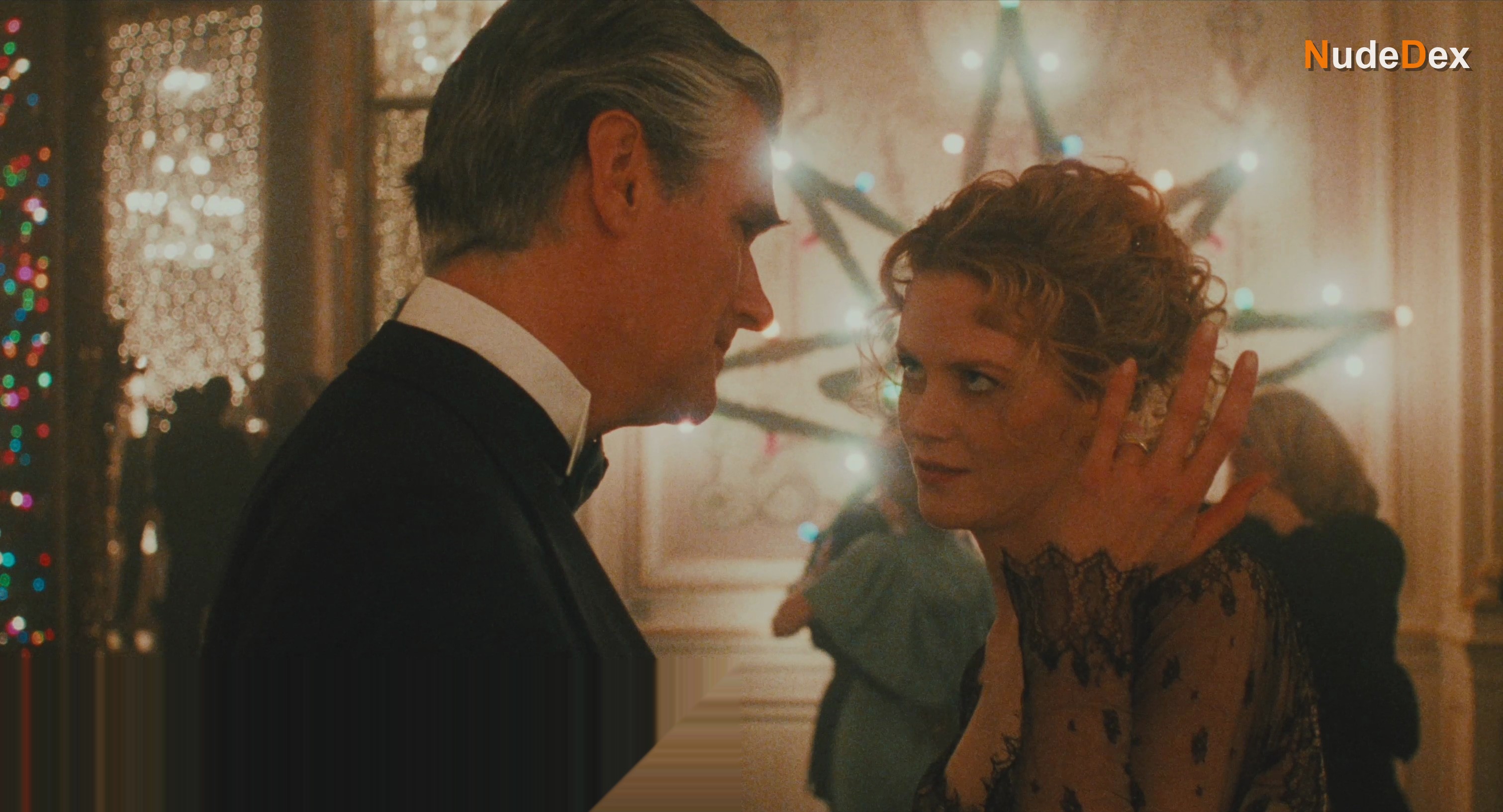 Nicole Kidman in Eyes Wide Shut, photo 18