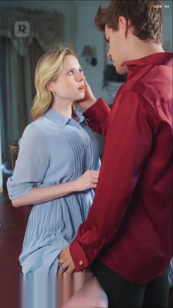 Nicole Mattox in How To Kiss A Vampire, photo 2