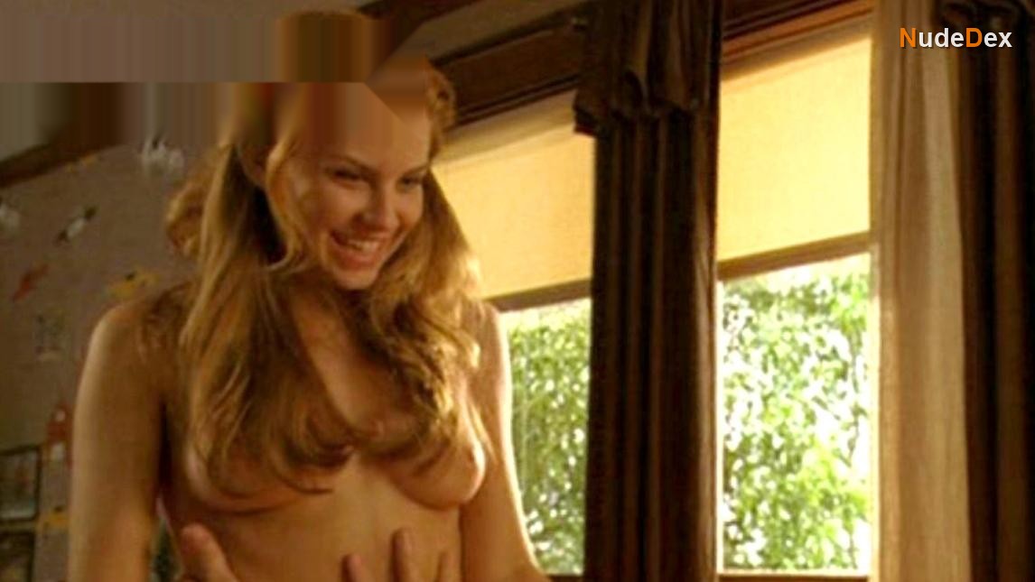 Nikki Griffin in The Dukes Of Hazzard, photo 4