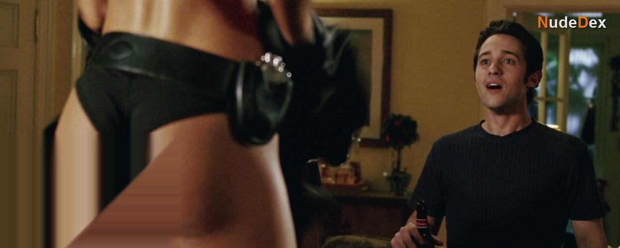 Nikki Schieler Ziering in American Wedding, photo 8