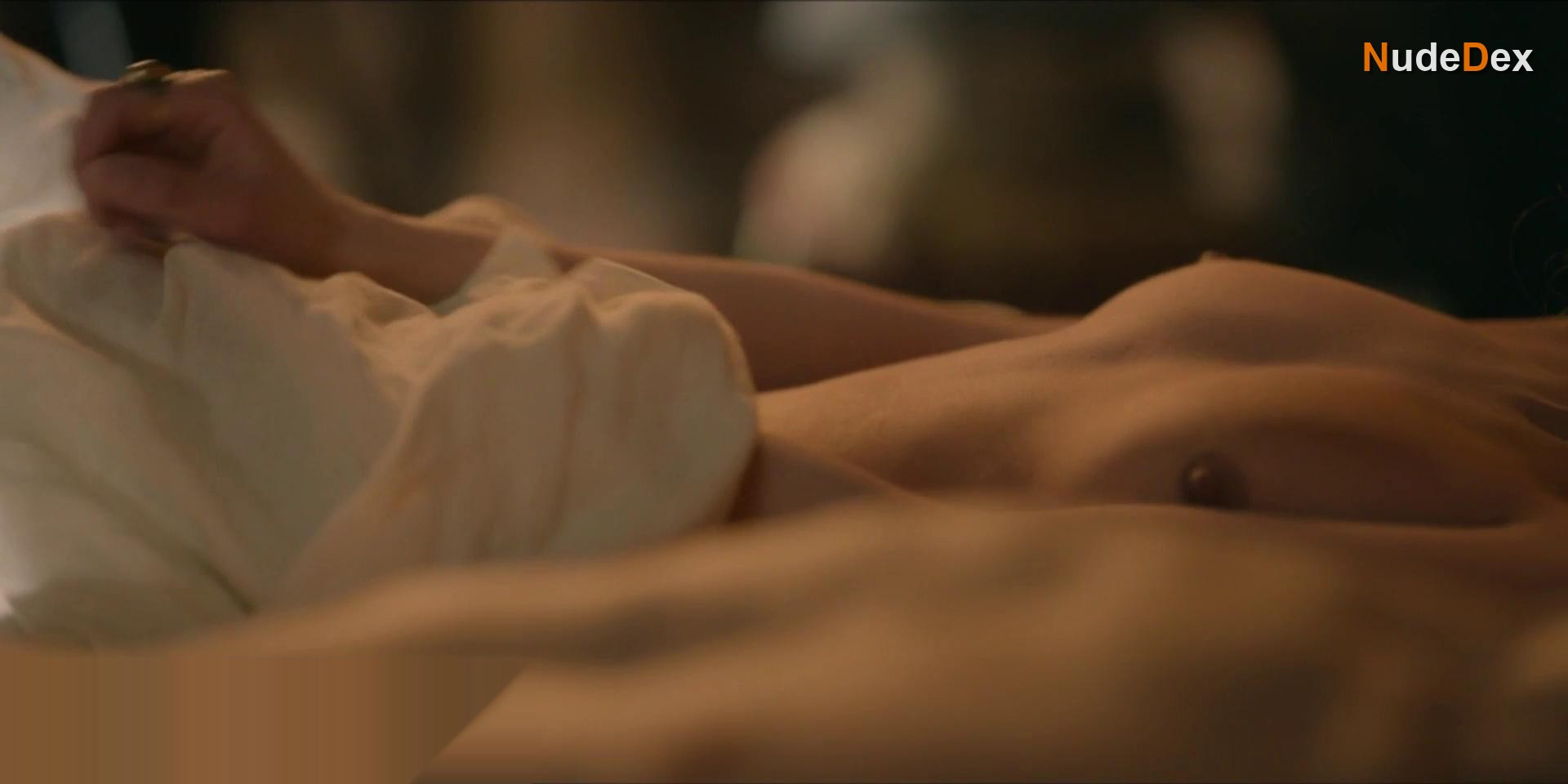 Nina Aboutajedyne in Marie Antoinette, photo 3