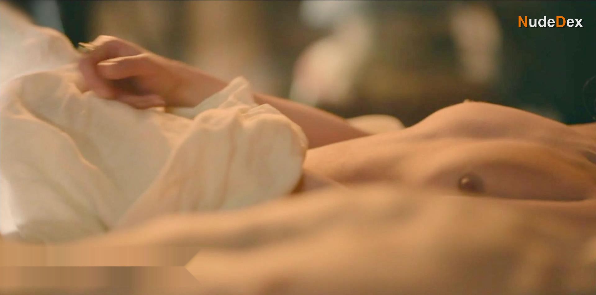 Nina Aboutajedyne in Marie Antoinette, photo 6