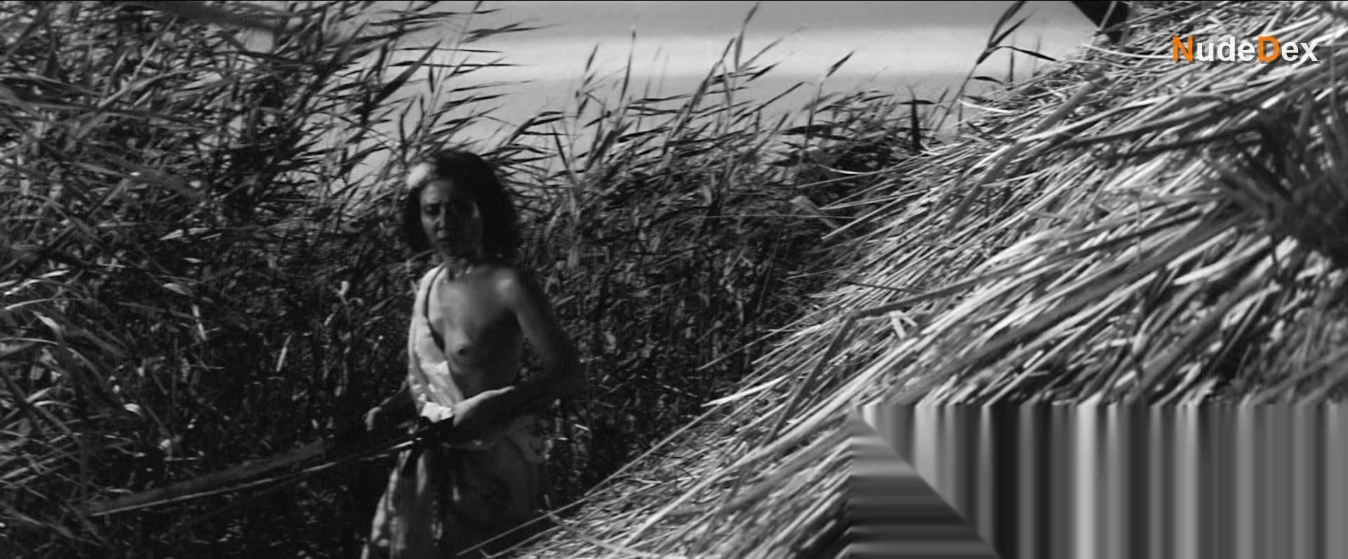 Nobuko Otowa in Onibaba, photo 3