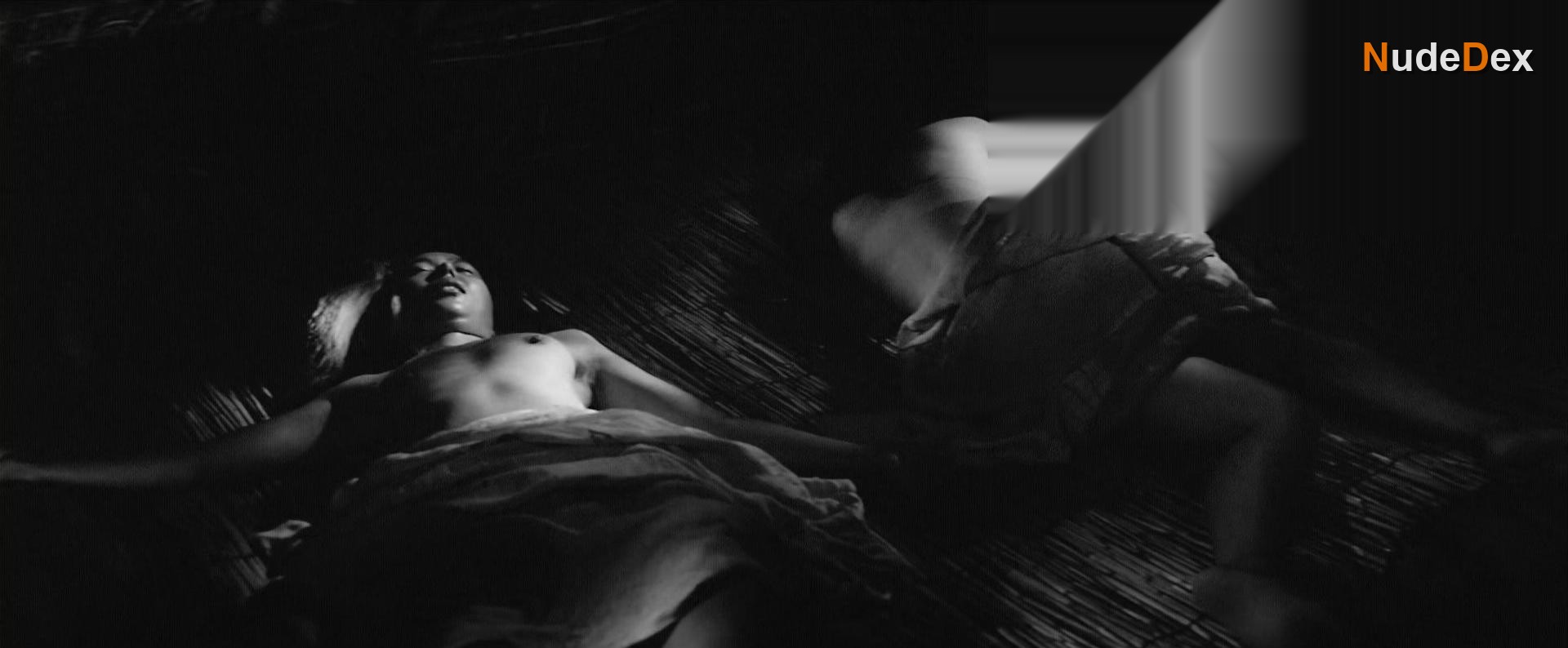 Nobuko Otowa in Onibaba, photo 5