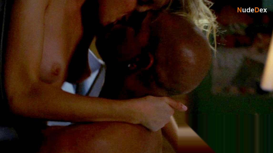 Noelle Reno in Devour, photo 5