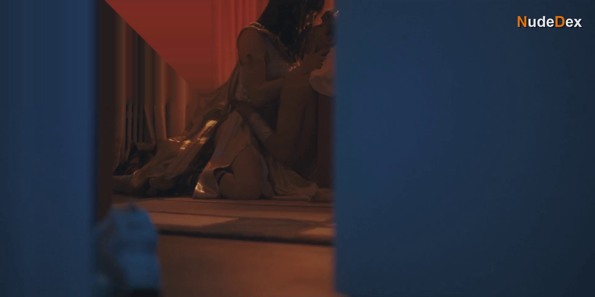 Nola Kemper in High Tides, photo 3