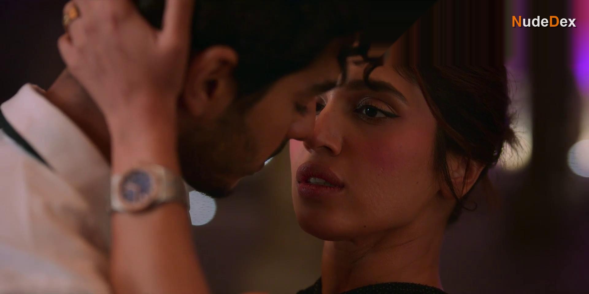 Nora Fatehi in The Royals, photo 8