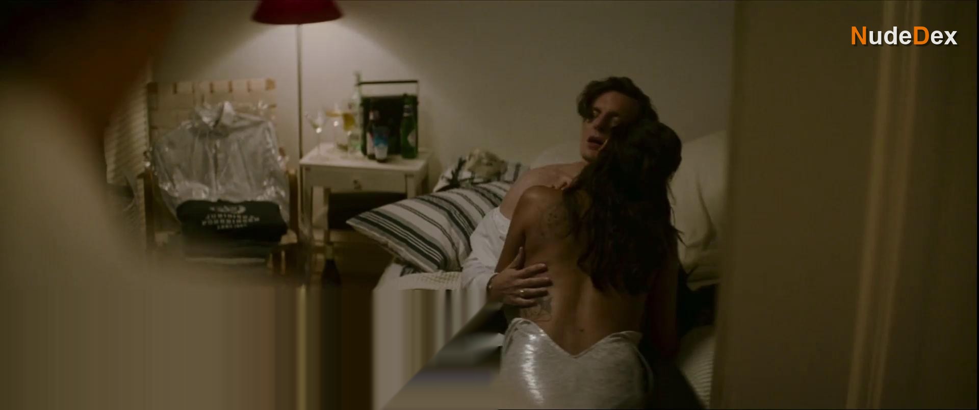 Nora Rios in An Honest Life, photo 9