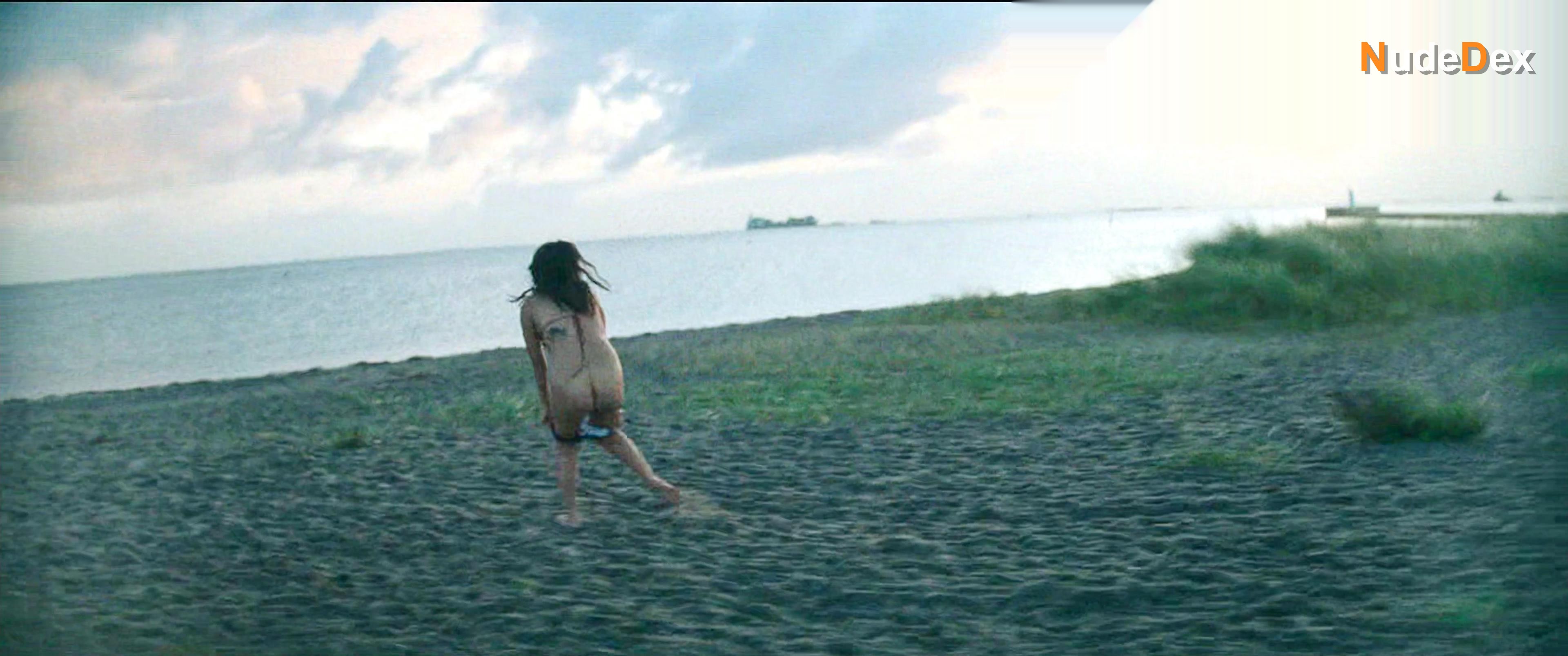 Nora Rios in An Honest Life, photo 21