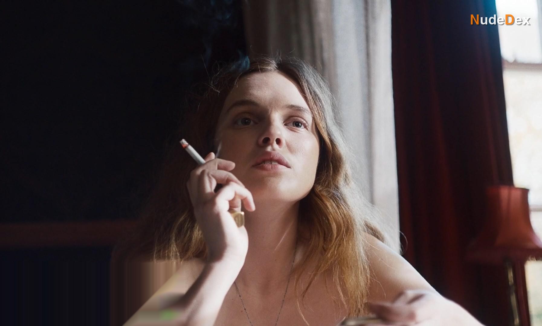 Odessa Young in Mothering Sunday, photo 4