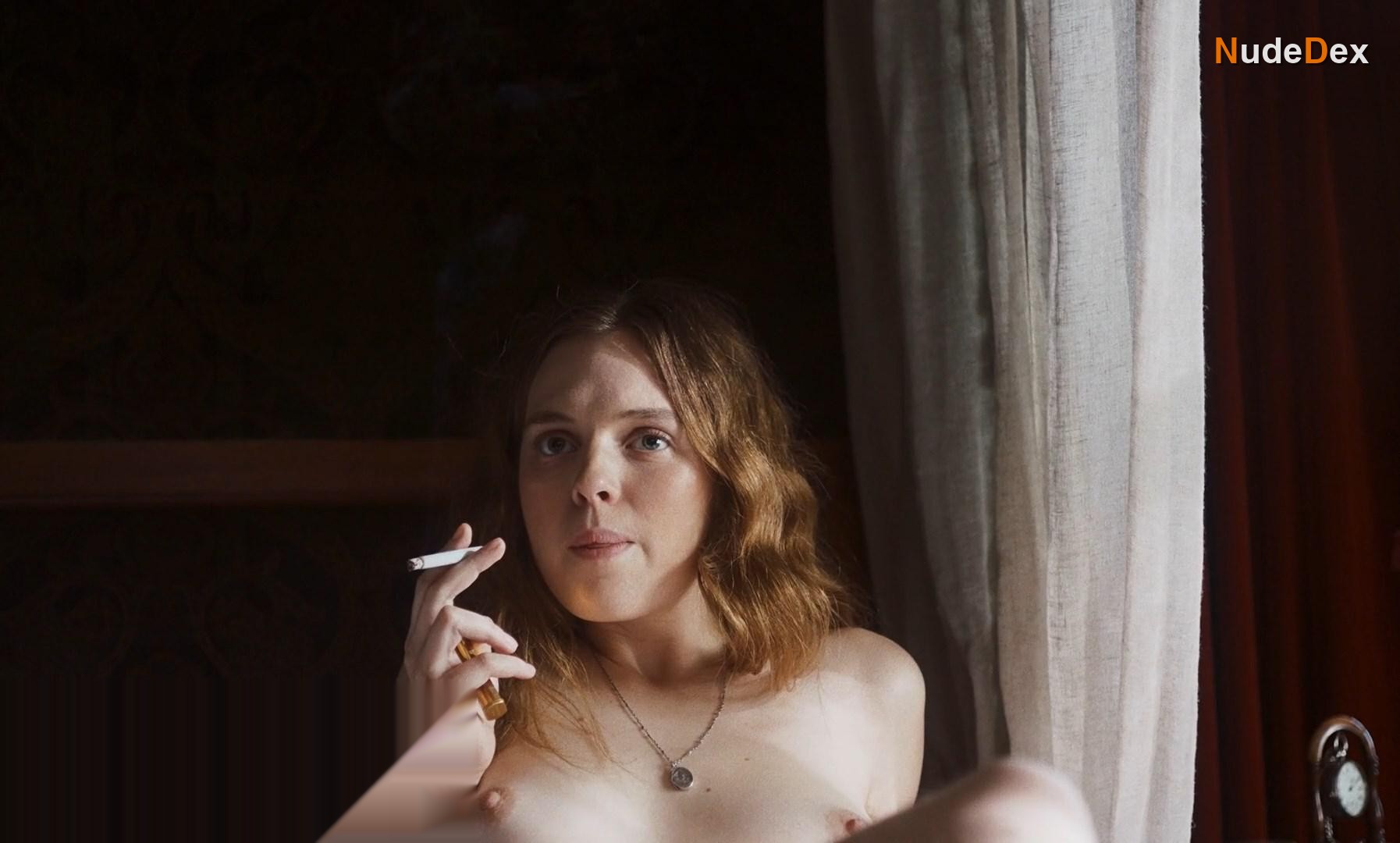 Odessa Young in Mothering Sunday, photo 5